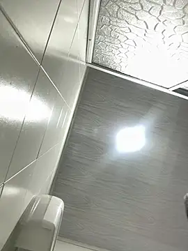 Snapshot of KallyMyller1 chatting on 03/10/25, 10:24 KallyMyller1 online show from 03/10/25, 10:24