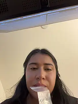 KallyMyller1 online show from 04/07/26, 07:36