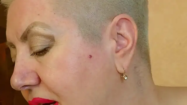 LadyPosh online show from 12/27/24, 05:52