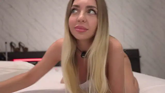 Snapshot of big_boobs_blonde chatting on 12/21/25, 08:38 big boobs blonde online show from 12/21/25, 08:38