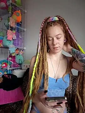 LucidLucy online show from 11/18/25, 02:32