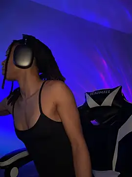 thebrattygoddess online show from 12/24/24, 01:50