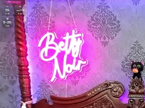 Snapshot of BettyNoir chatting on 10/17/25, 06:49 BettyNoir online show from 10/17/25, 06:49