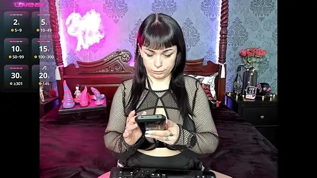 Snapshot of BettyNoir chatting on 11/26/25, 08:15 BettyNoir online show from 11/26/25, 08:15