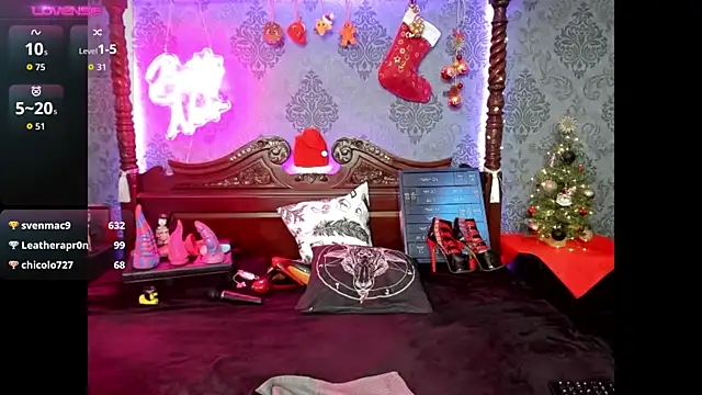 Snapshot of BettyNoir chatting on 12/17/25, 09:54 BettyNoir online show from 12/17/25, 09:54