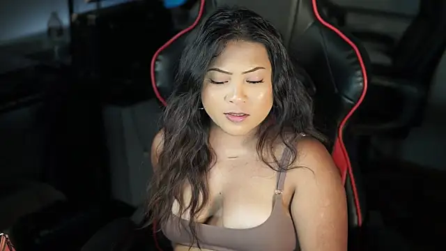 Snapshot of Bubbleliyah chatting on 12/05/24, 10:56 Bubbleliyah online show from 12/05/24, 10:56