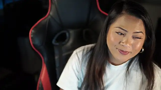 Snapshot of Bubbleliyah chatting on 12/13/24, 08:09 Bubbleliyah online show from 12/13/24, 08:09