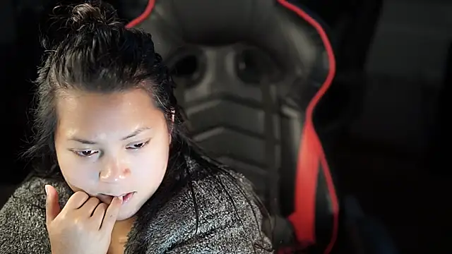 Snapshot of Bubbleliyah chatting on 12/15/24, 09:09 Bubbleliyah online show from 12/15/24, 09:09