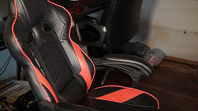 Snapshot of Bubbleliyah chatting on 12/16/24, 12:15 Bubbleliyah online show from 12/16/24, 12:15