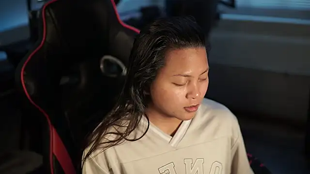 Snapshot of Bubbleliyah chatting on 12/29/24, 09:41 Bubbleliyah online show from 12/29/24, 09:41