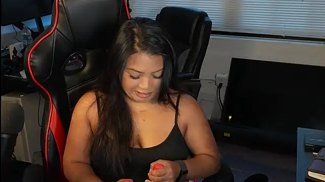 Snapshot of Bubbleliyah chatting on 02/17/25, 10:58 Bubbleliyah online show from 02/17/25, 10:58