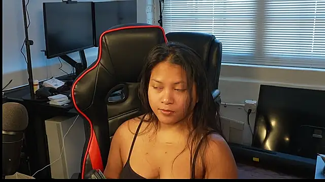 Snapshot of Bubbleliyah chatting on 02/26/25, 07:49 Bubbleliyah online show from 02/26/25, 07:49