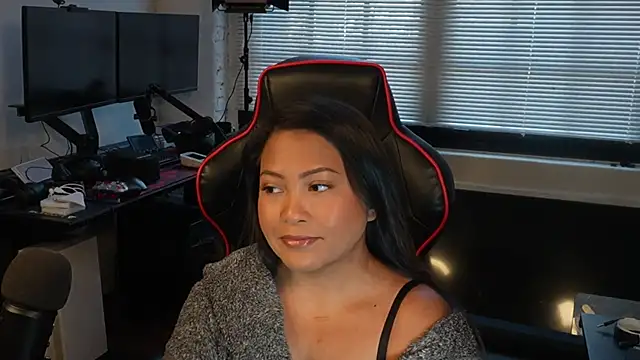 Snapshot of Bubbleliyah chatting on 03/05/25, 09:26 Bubbleliyah online show from 03/05/25, 09:26