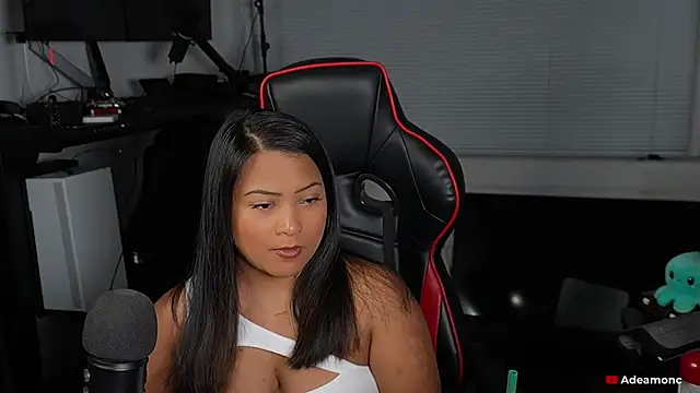 Snapshot of Bubbleliyah chatting on 03/20/25, 12:19 Bubbleliyah online show from 03/20/25, 12:19