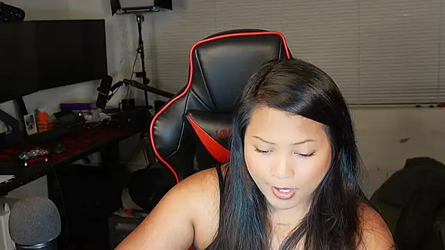 Snapshot of Bubbleliyah chatting on 09/09/25, 12:43 Bubbleliyah online show from 09/09/25, 12:43