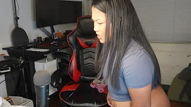 Snapshot of Bubbleliyah chatting on 09/12/25, 02:44 Bubbleliyah online show from 09/12/25, 02:44