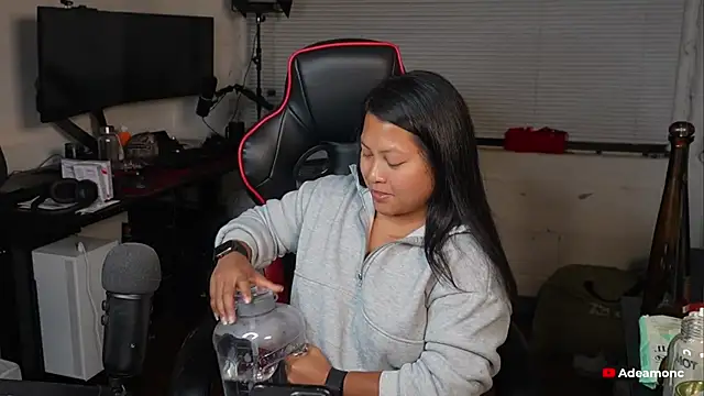 Snapshot of Bubbleliyah chatting on 10/10/25, 04:11 Bubbleliyah online show from 10/10/25, 04:11