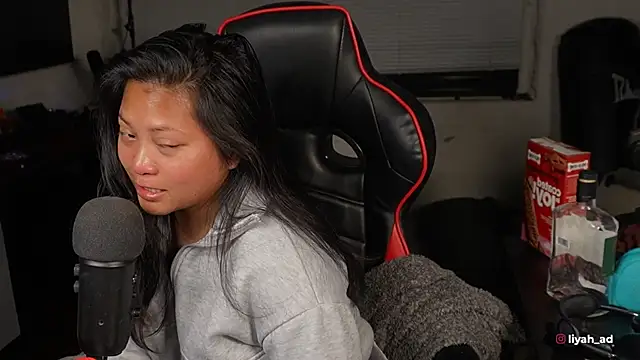 Snapshot of Bubbleliyah chatting on 11/13/25, 09:30 Bubbleliyah online show from 11/13/25, 09:30