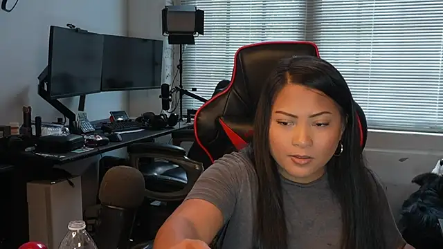 Snapshot of Bubbleliyah chatting on 04/03/26, 03:32 Bubbleliyah online show from 04/03/26, 03:32