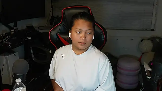 Snapshot of Bubbleliyah chatting on 04/05/26, 05:48 Bubbleliyah online show from 04/05/26, 05:48