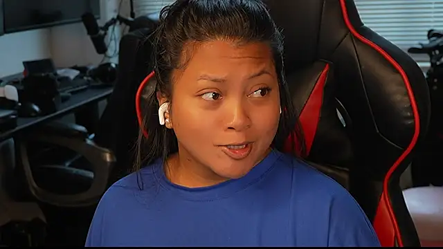 Snapshot of Bubbleliyah chatting on 04/14/26, 09:54 Bubbleliyah online show from 04/14/26, 09:54