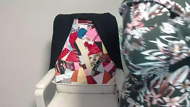 Adelewildx online show from 03/11/25, 07:48