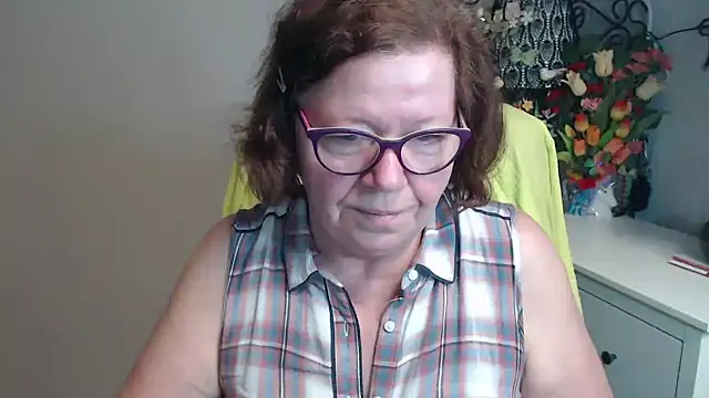 Snapshot of Adelewildx chatting on 05/05/26, 02:52 Adelewildx online show from 05/05/26, 02:52