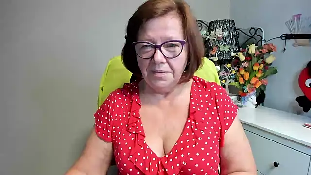 Snapshot of Adelewildx chatting on 06/08/26, 02:45 Adelewildx online show from 06/08/26, 02:45