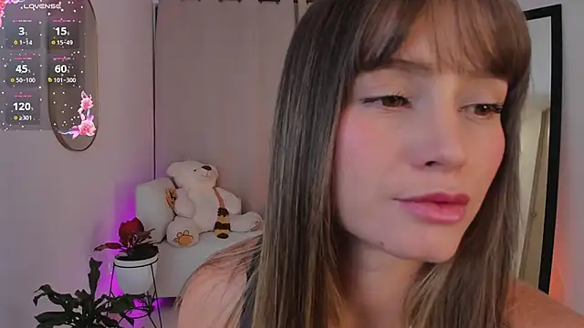 roxie gates  online show from 10/23/25, 02:44