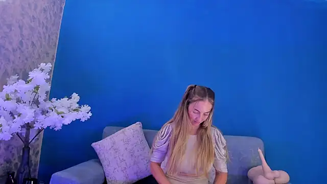 BellaMarieX online show from 04/11/26, 08:35