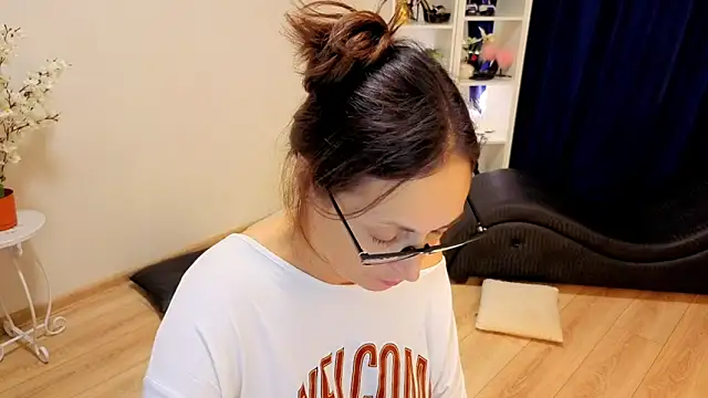 Snapshot of CaringSophie chatting on 02/27/26, 01:44 CaringSophie online show from 02/27/26, 01:44