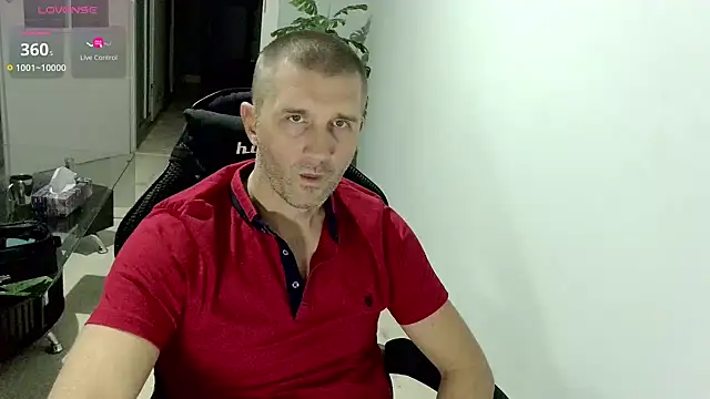 Snapshot of Maribor chatting on 10/08/25, 09:23 Maribor online show from 10/08/25, 09:23