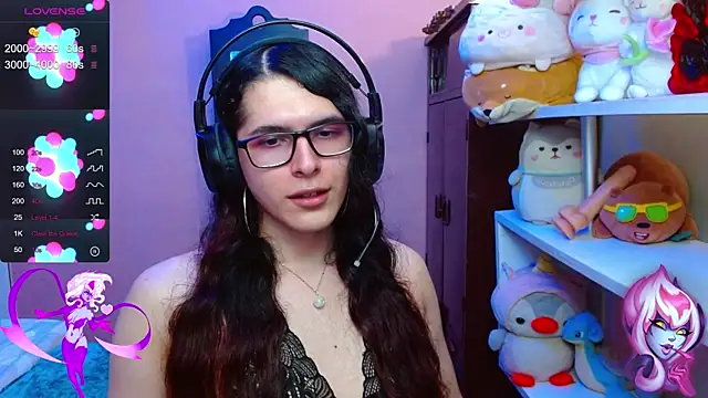 Snapshot of Alice_Bathory chatting on 03/16/25, 01:07 Alice Bathory online show from 03/16/25, 01:07