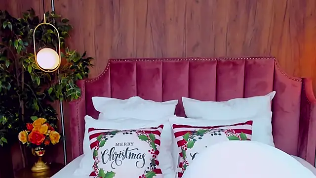 Snapshot of AdoraLynn chatting on 12/14/24, 09:24 AdoraLynn online show from 12/14/24, 09:24