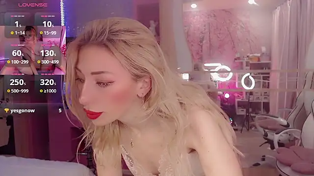 AnnieGOld  online show from 11/08/25, 11:14