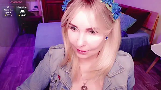 Snapshot of _unique_cam_ chatting on 04/18/26, 09:46 unique cam online show from 04/18/26, 09:46