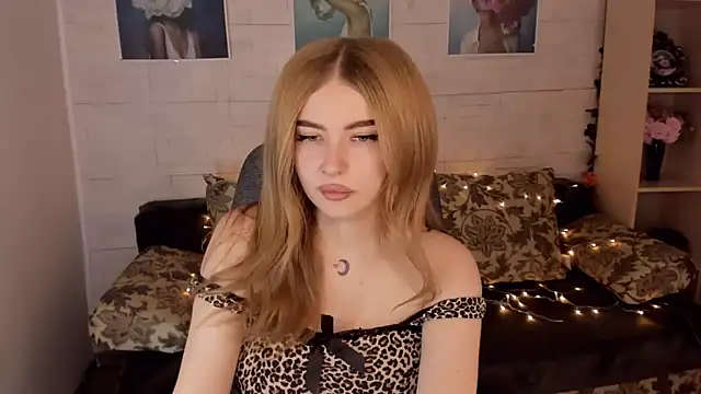 Snapshot of ViolettaLopez chatting on 01/05/25, 02:41 ViolettaLopez online show from 01/05/25, 02:41
