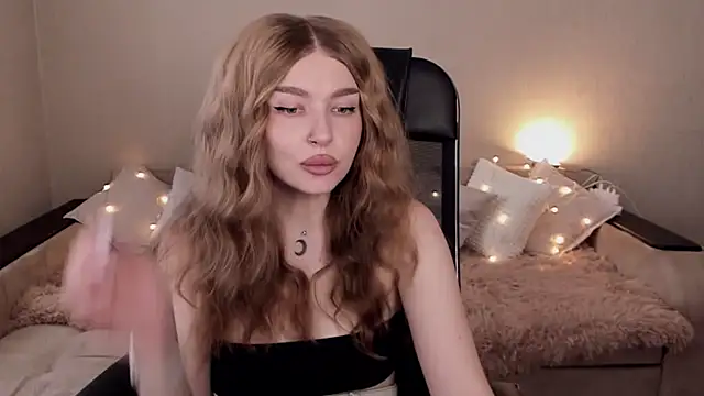 Snapshot of ViolettaLopez chatting on 02/12/25, 11:29 ViolettaLopez online show from 02/12/25, 11:29