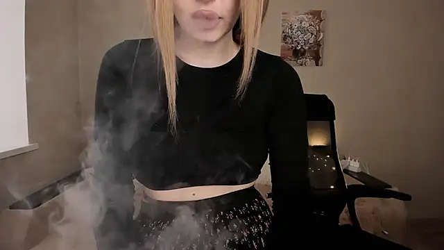 Snapshot of ViolettaLopez chatting on 02/16/25, 01:27 ViolettaLopez online show from 02/16/25, 01:27