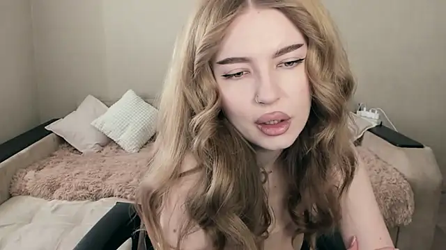 Snapshot of ViolettaLopez chatting on 03/01/25, 09:29 ViolettaLopez online show from 03/01/25, 09:29
