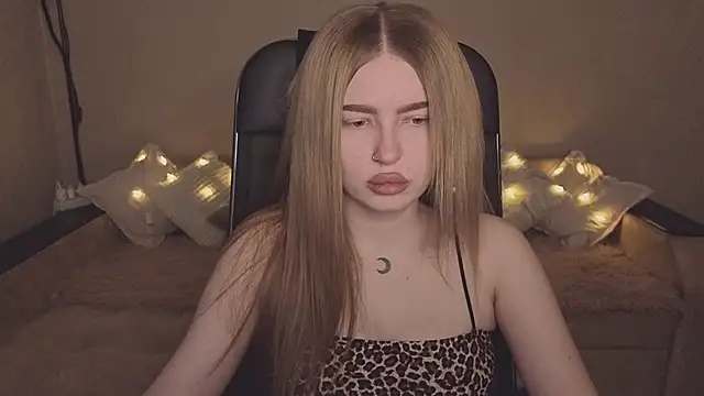 ViolettaLopez online show from 12/04/25, 01:20