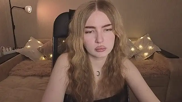 ViolettaLopez online show from 02/23/26, 04:15