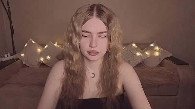 ViolettaLopez online show from 03/25/26, 04:02