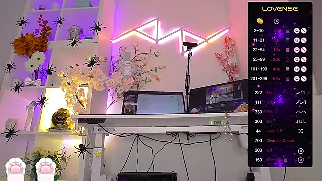 Elena-Marilyn online show from 10/29/25, 08:32