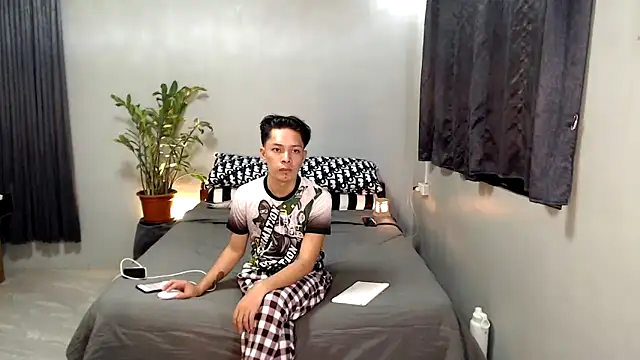 urpinoyasian online show from 11/19/25, 02:50