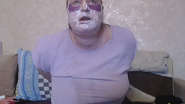 Amy August online show from 02/06/25, 10:04