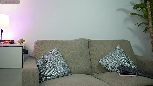 Veronica ar online show from 10/05/25, 12:42