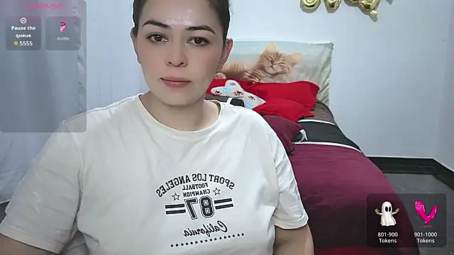 Snapshot of mayhott2 chatting on 05/09/26, 02:17 mayhott2 online show from 05/09/26, 02:17