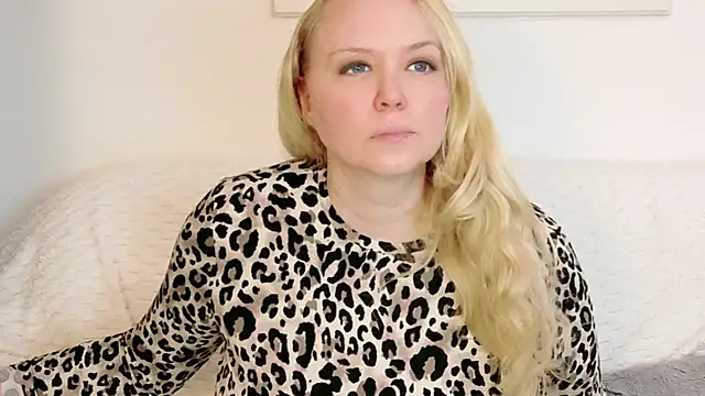 Snapshot of Sarah4you chatting on 01/31/26, 09:57 Sarah4you online show from 01/31/26, 09:57