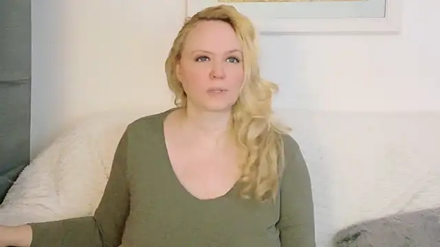 Snapshot of Sarah4you chatting on 02/09/26, 05:17 Sarah4you online show from 02/09/26, 05:17
